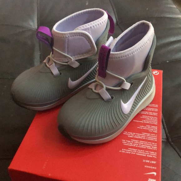 Nike Binzie Boots Size 7.  Smoke Grey/Violet Frost - Picture 2 of 4